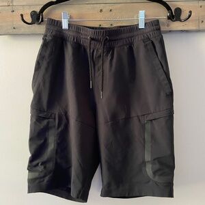 Men's Under Armour HeatGear Shorts, Black Colour, Size Medium